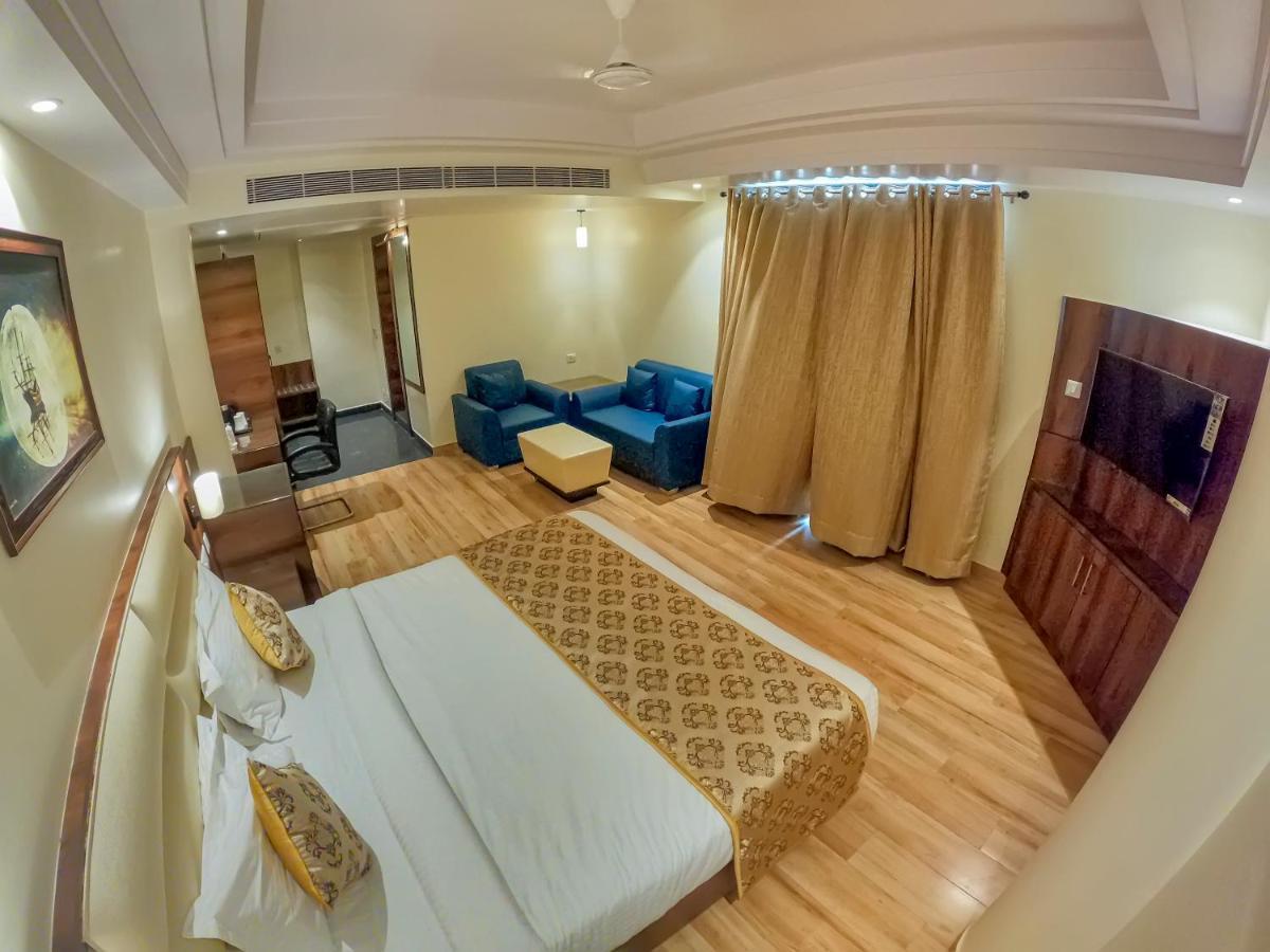 Hotel Hira Inn-10Mins From Railway Station & Bus Station Prayagraj Esterno foto