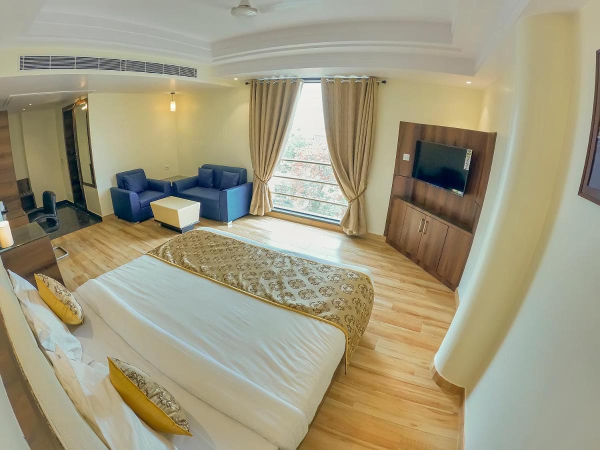 Hotel Hira Inn-10Mins From Railway Station & Bus Station Prayagraj Esterno foto