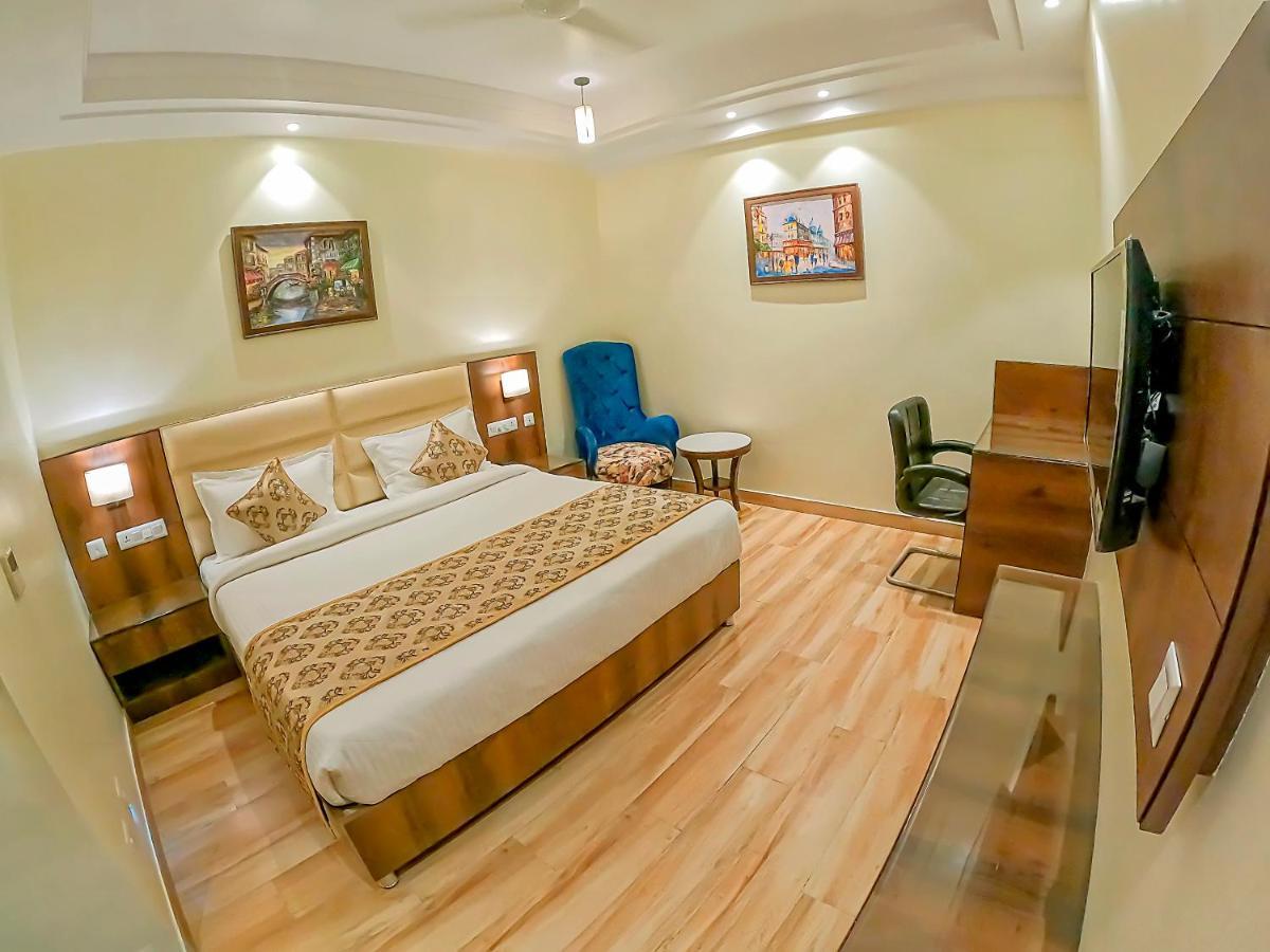 Hotel Hira Inn-10Mins From Railway Station & Bus Station Prayagraj Esterno foto