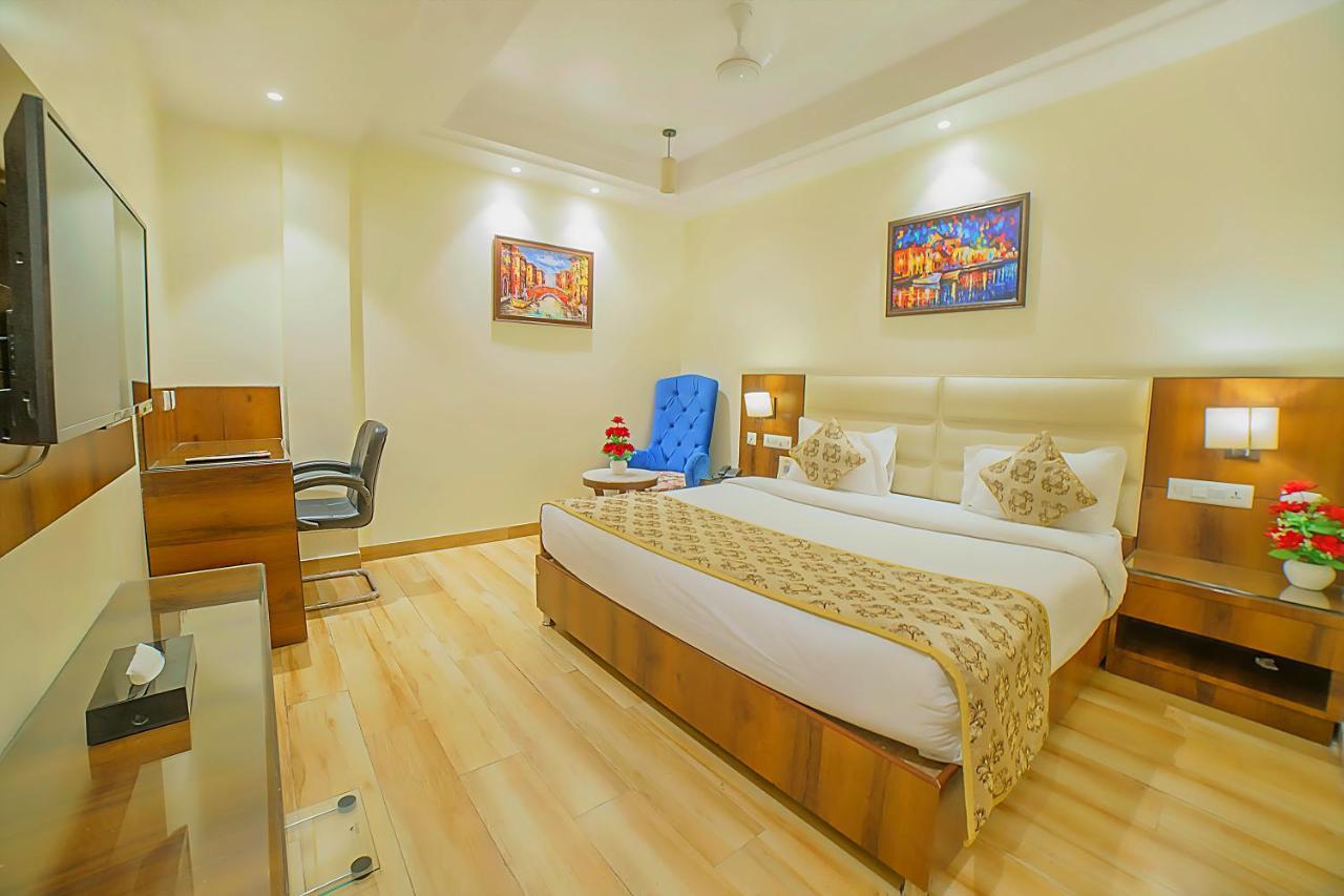 Hotel Hira Inn-10Mins From Railway Station & Bus Station Prayagraj Esterno foto