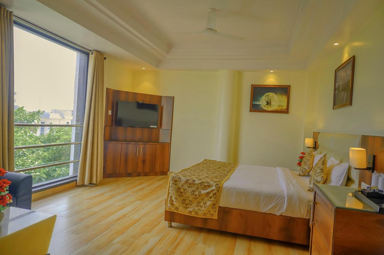 Hotel Hira Inn-10Mins From Railway Station & Bus Station Prayagraj Esterno foto