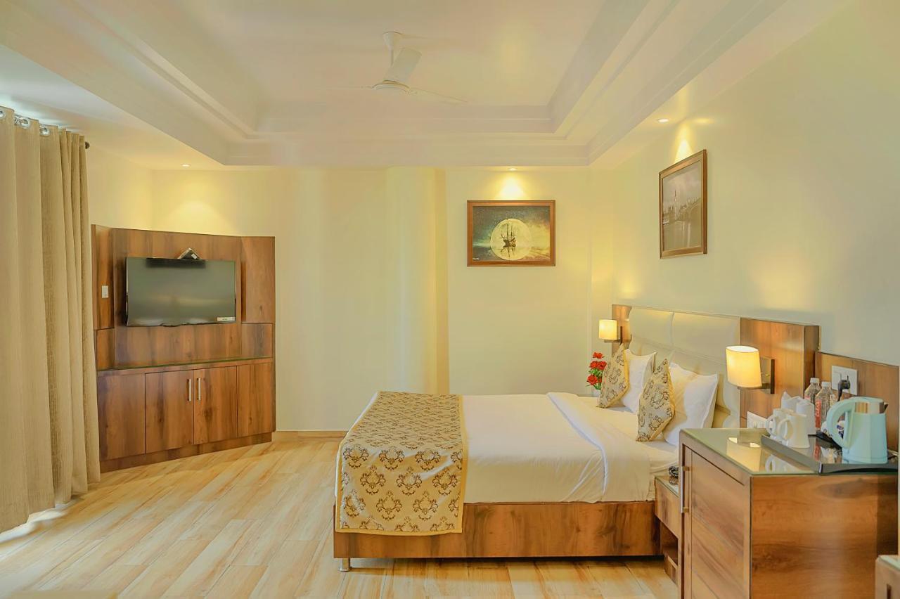 Hotel Hira Inn-10Mins From Railway Station & Bus Station Prayagraj Esterno foto