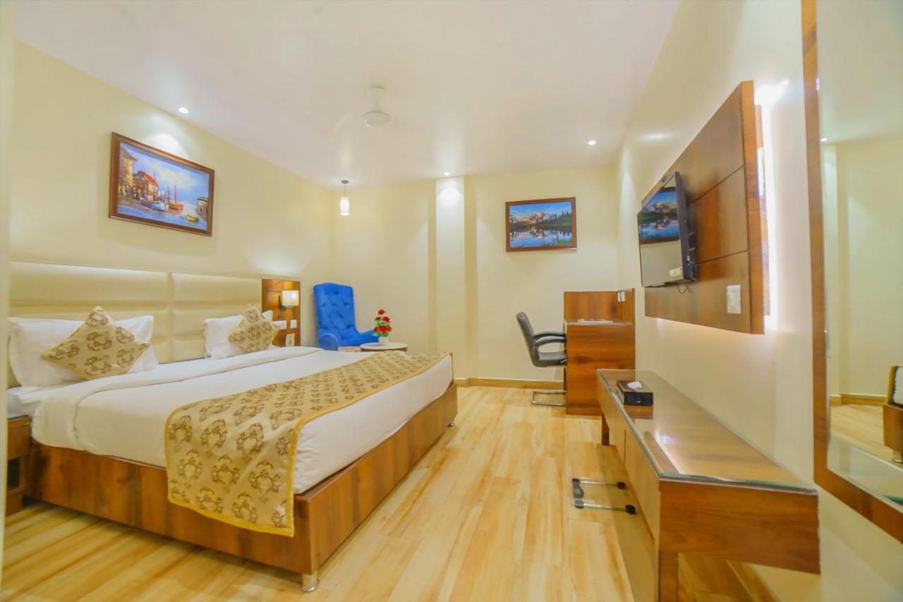 Hotel Hira Inn-10Mins From Railway Station & Bus Station Prayagraj Esterno foto